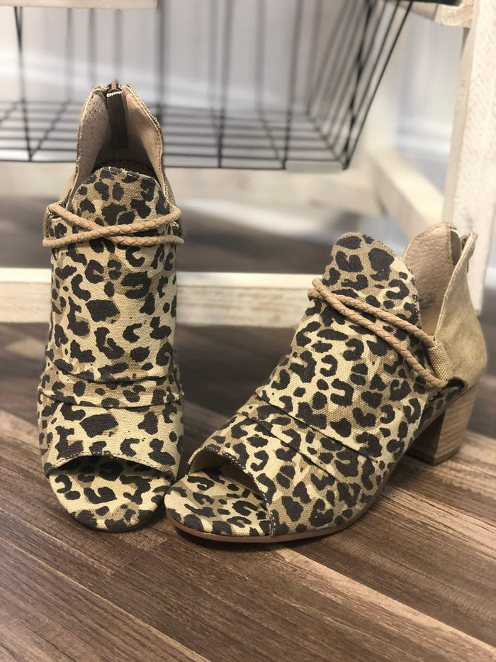 Very G Sillian Bootie- Leopard - 512 Boutique