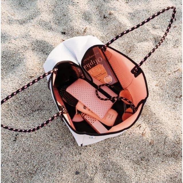 Beachy Days Neoprene Bag - 512 Boutique