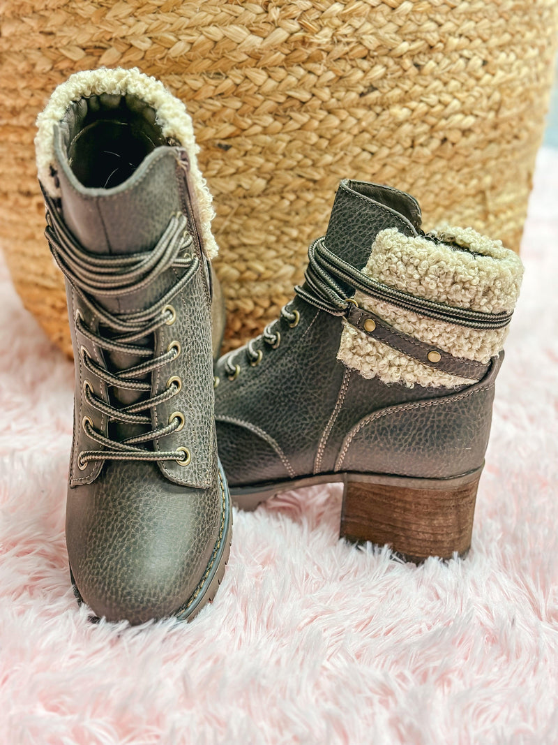 Very G Olivia Boot - Chocolate
